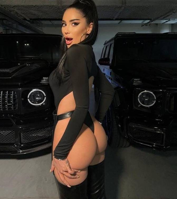 Bahçeşehir Escort Ayşe İle Aşk Dolu İlişki